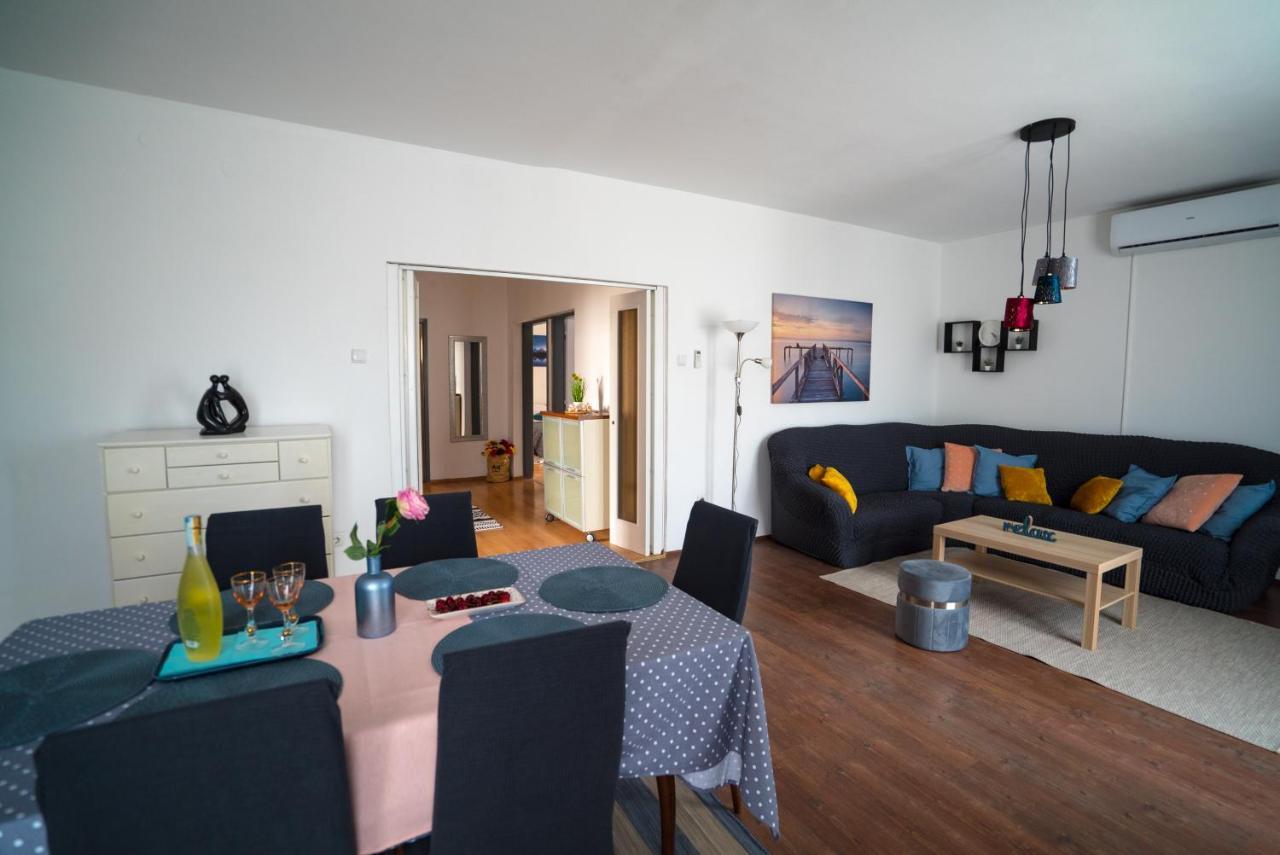 Sea Lover Apartment Zara Esterno foto